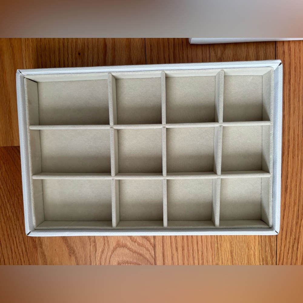 2 level Jewelry Box - Picture 5 of 6